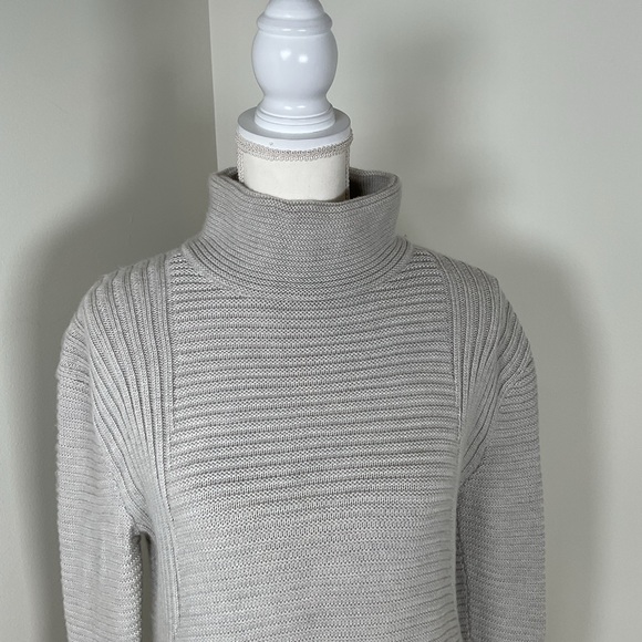 Athleta Women’s Merino Wool Funnel Neck‎ Oversized Sweater Size XS - Picture 3 of 9